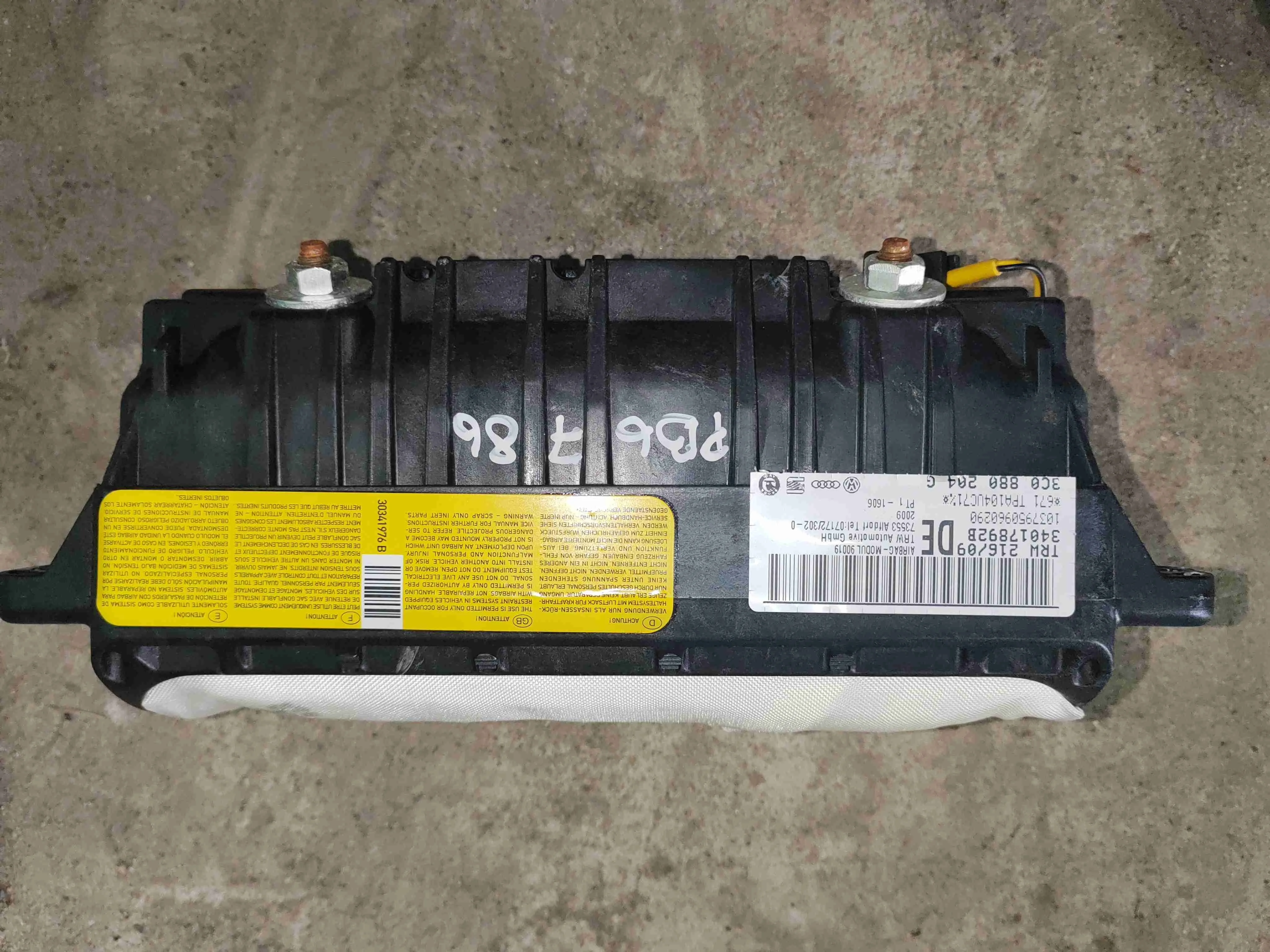 Подушка безопасности пассажира Volkswagen Passat B6(2005-2010) 2007 3C0880204G