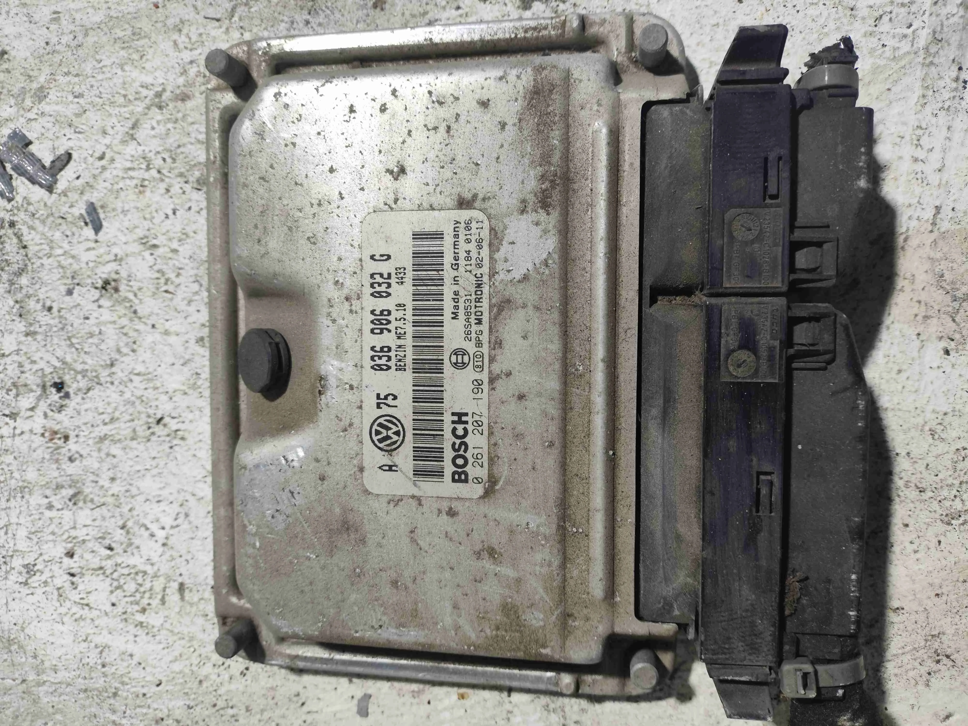 Блок управления двигателем (ЭБУ)) Volkswagen Golf 4(1997-2004) 2001 036906032G