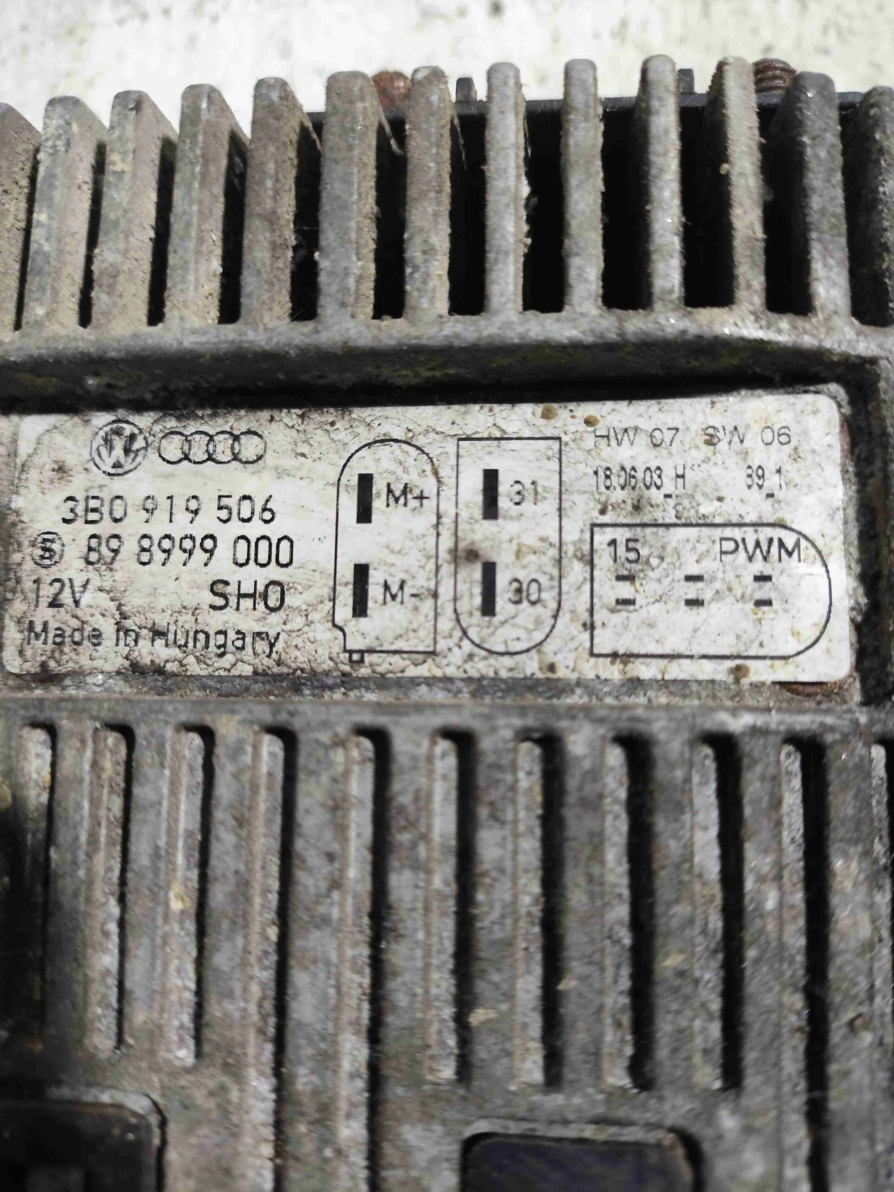 Реле вентилятора Volkswagen Transporter T5 (2003-2015) 2004 3B0919506