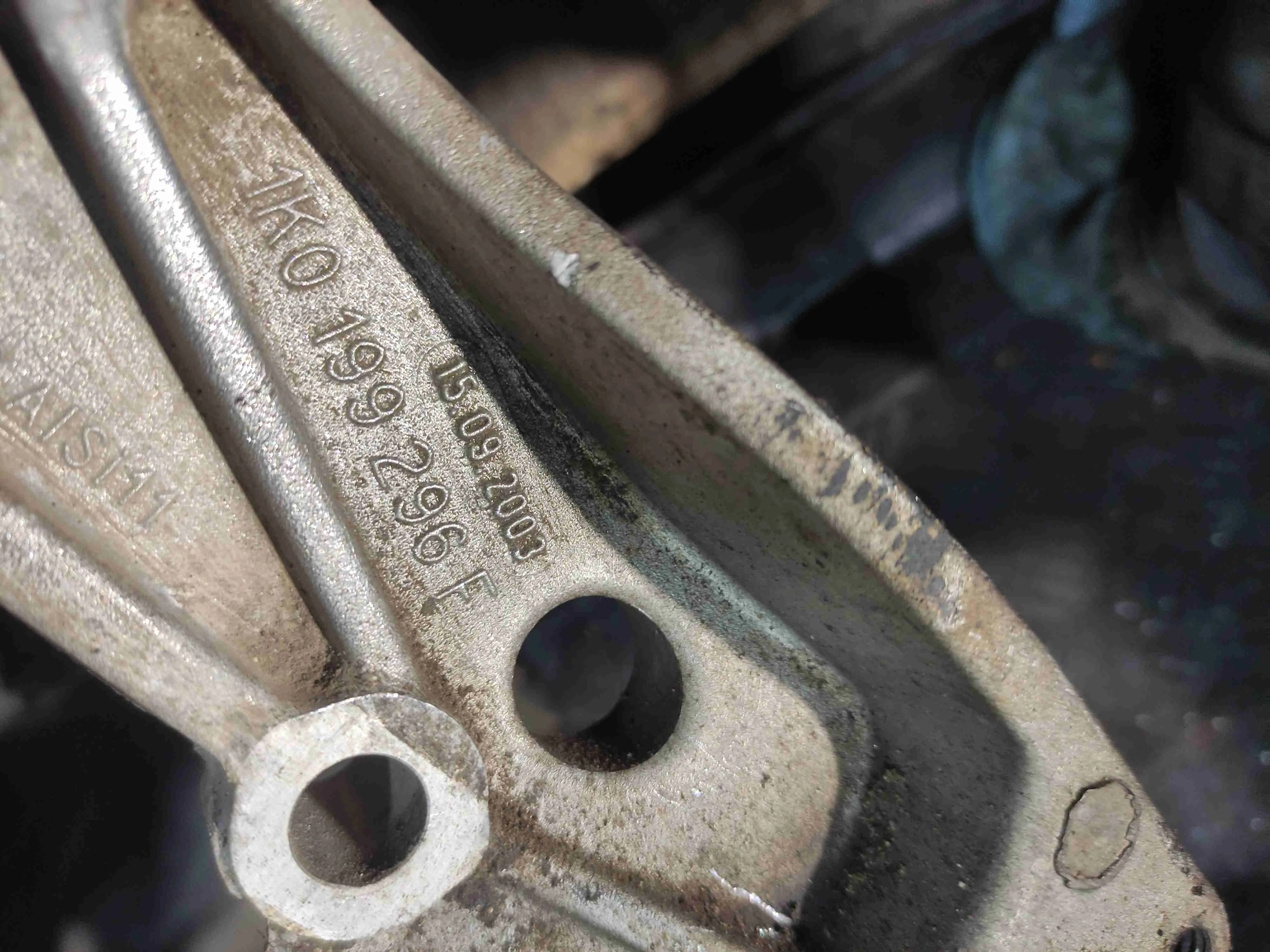 Рычаг передний правый Volkswagen Touran 1(2003-2010) 2003 1K0199296F