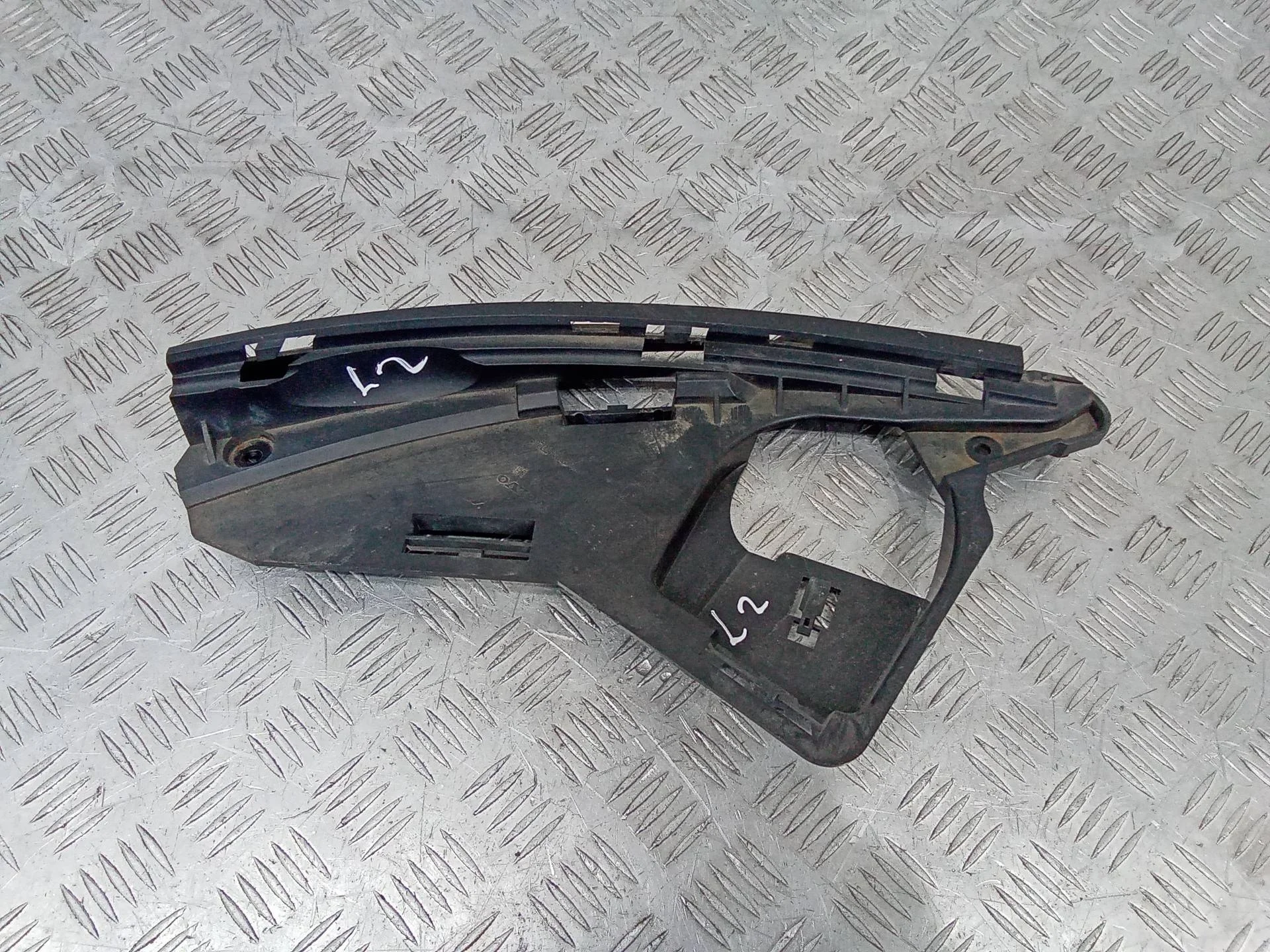 крепление фары (кронштейн фары) левой Volvo XC60  1 поколение 2011 30763433