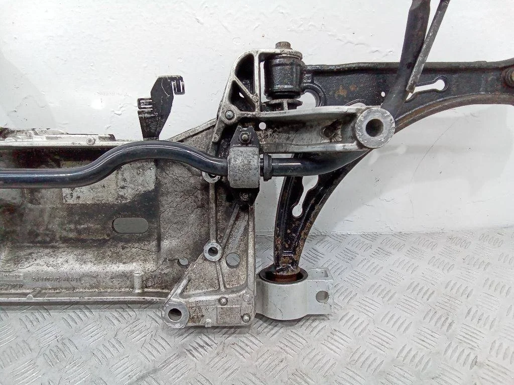 крепление рычага Volkswagen Touran  1 поколение 2006 1K0199296F