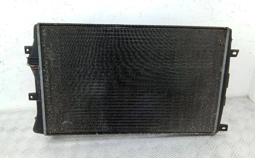 радиатор основной Volkswagen Golf  5 поколение 2005 1K0121253AA,1K0121253