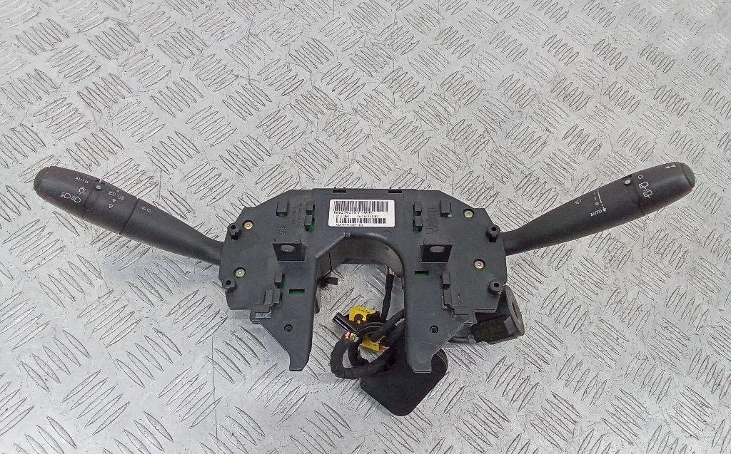 переключатель подрулевой (стрекоза) Citroen C4  1 поколение 2007 96627927XT
