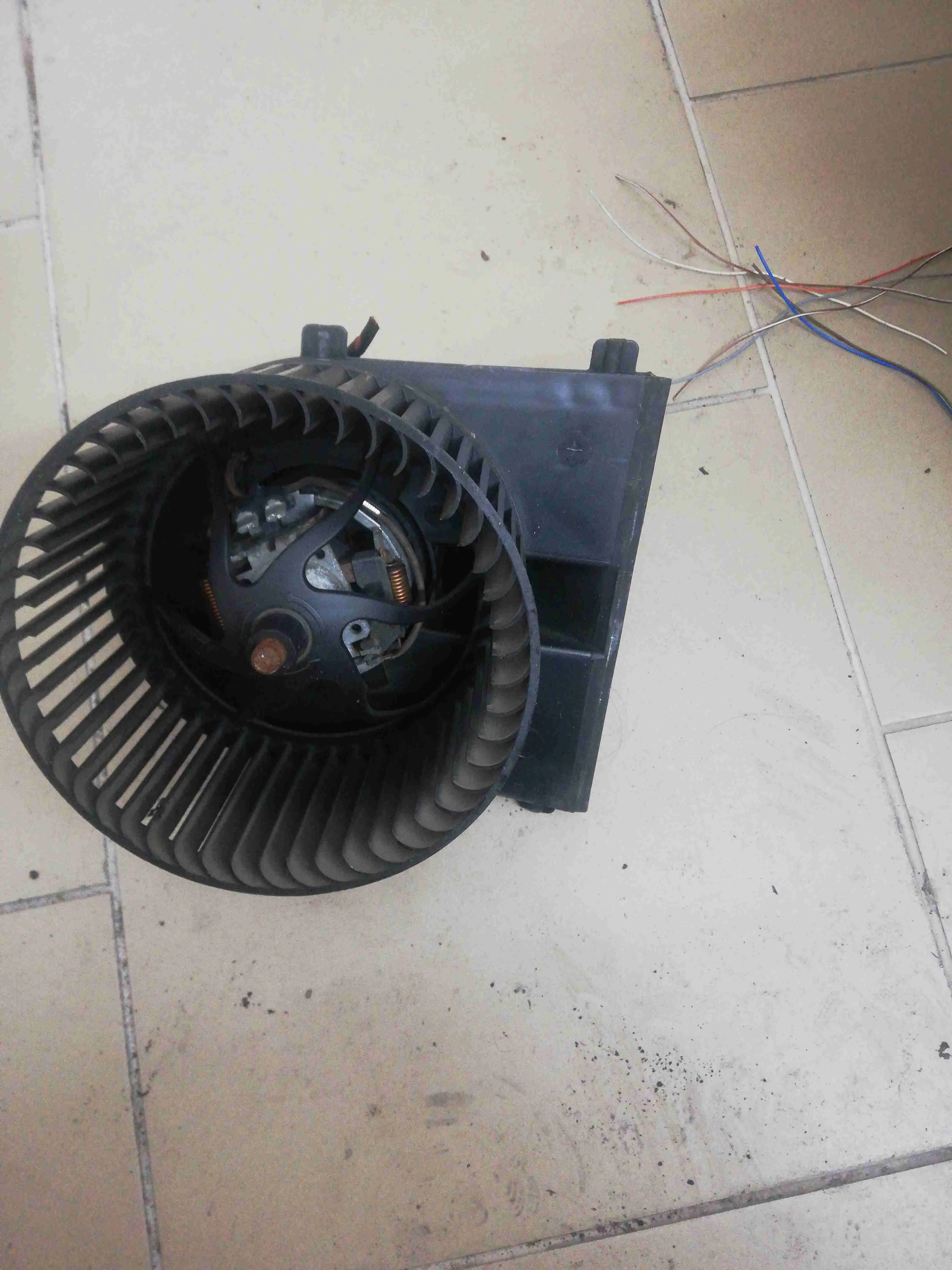 Двигатель отопителя (моторчик печки) Volkswagen Golf 4(1997-2004) 2002 1J1819021C