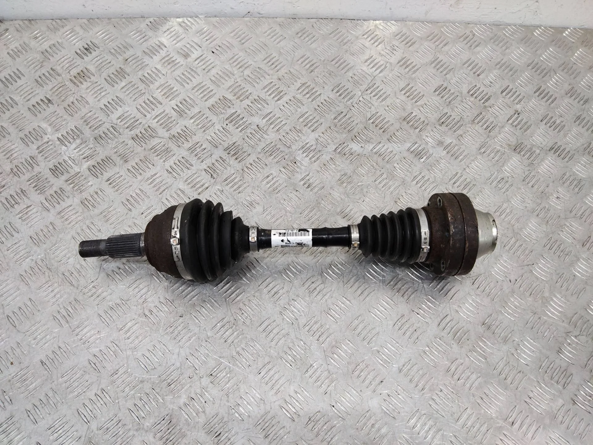 полуось передняя Audi Q7  4L 2007 7L0407271E