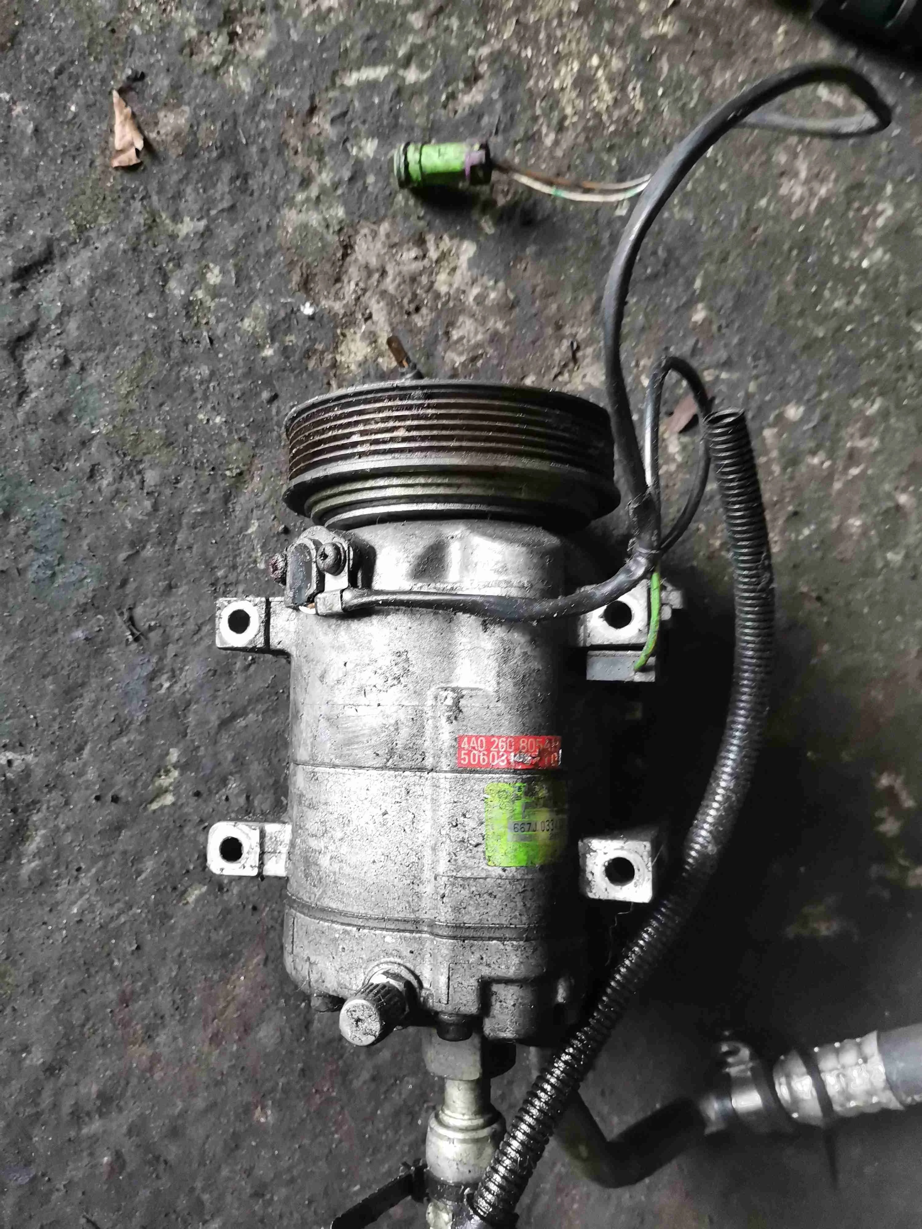 Компрессор кондиционера Audi A6 C4(1994-1997) 1996 4a0260805ah