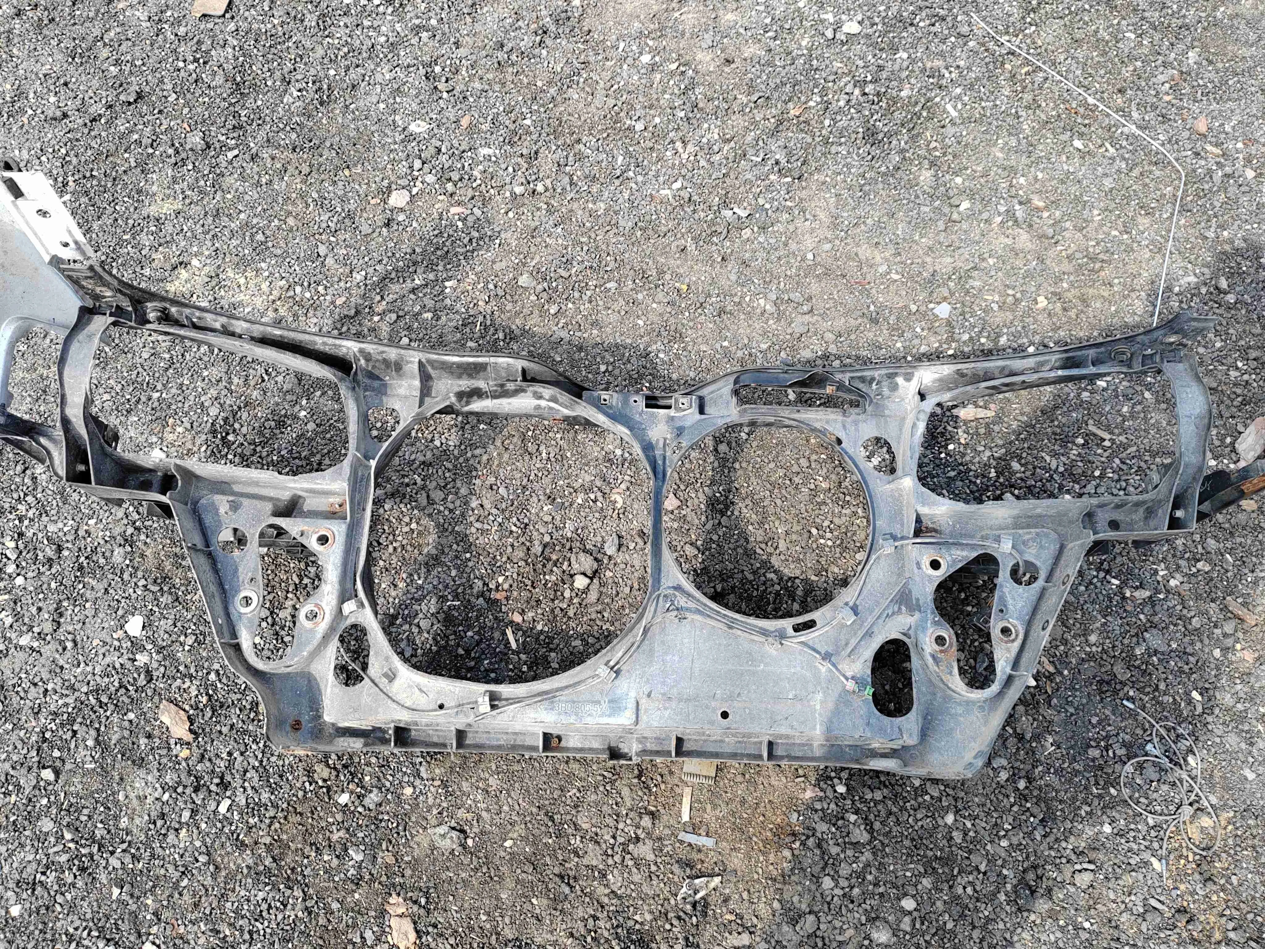 Передняя панель крепления облицовки (телевизор) Volkswagen Passat B5(1997-2005) 1998 3B0805594