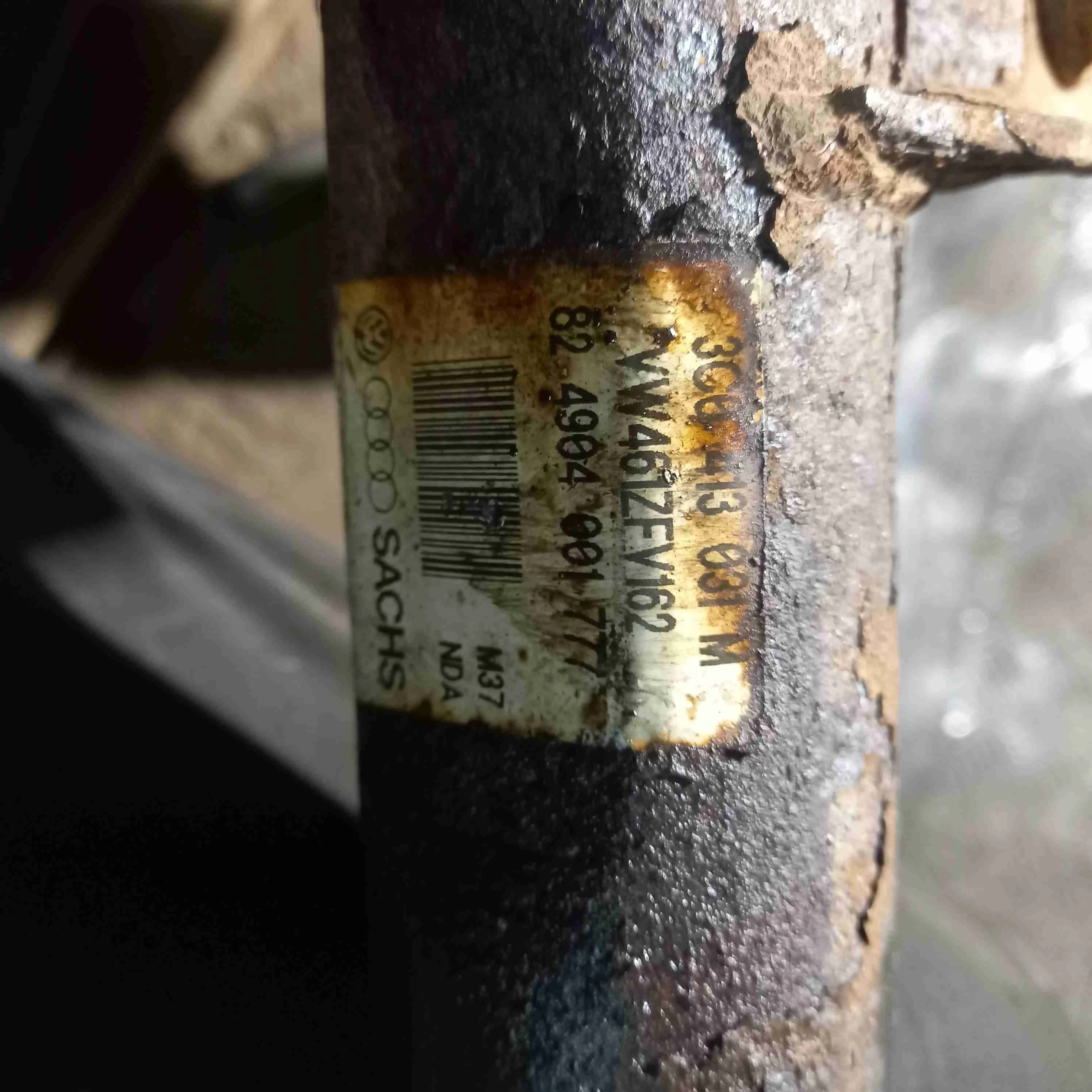 Стойка подвески передняя Volkswagen Golf 5(2004-2009) 2006 3c0413031m