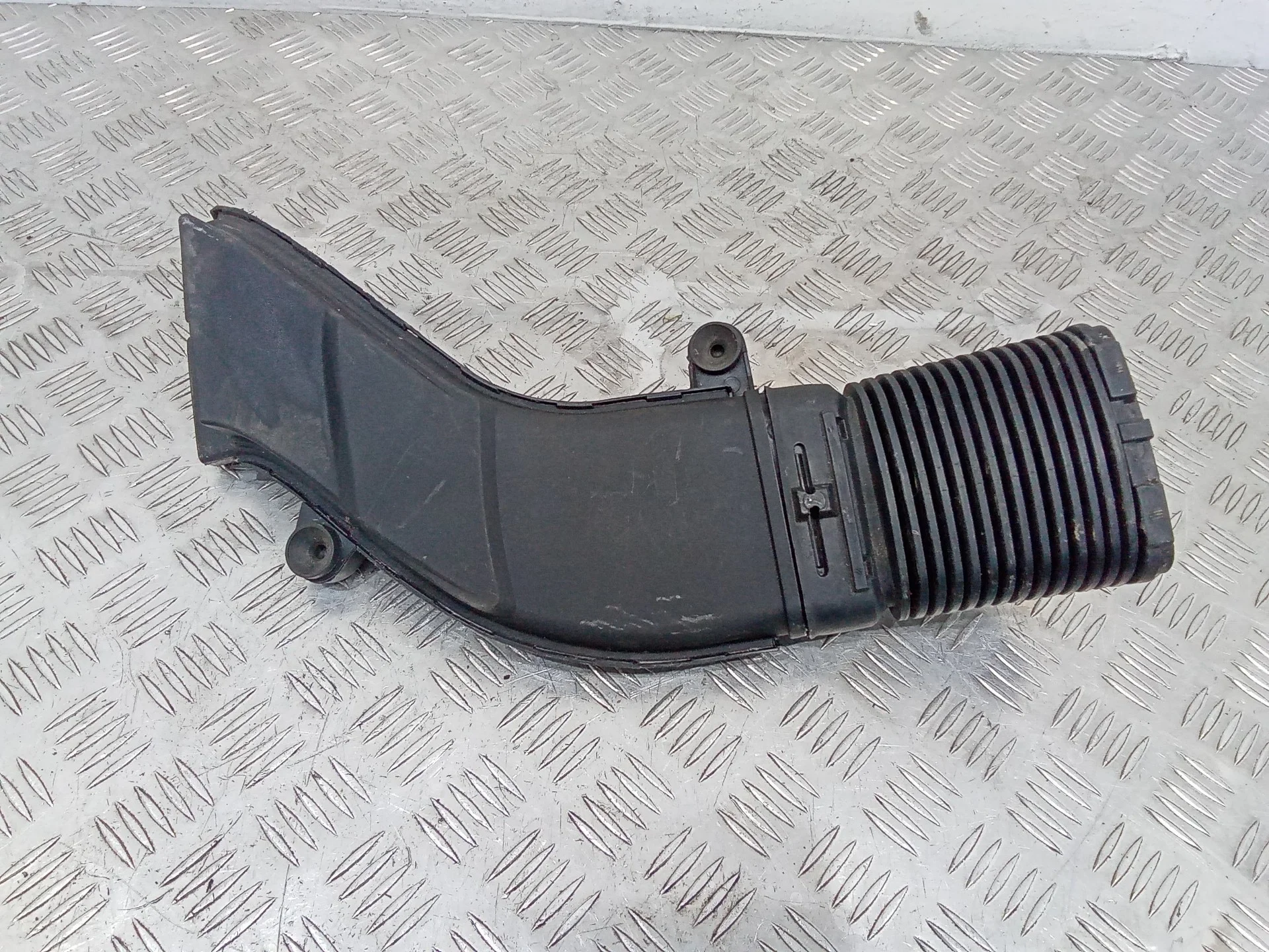 патрубок воздушного фильтра правый Mercedes-Benz GLC Coupe  C253 2019 A2760902637