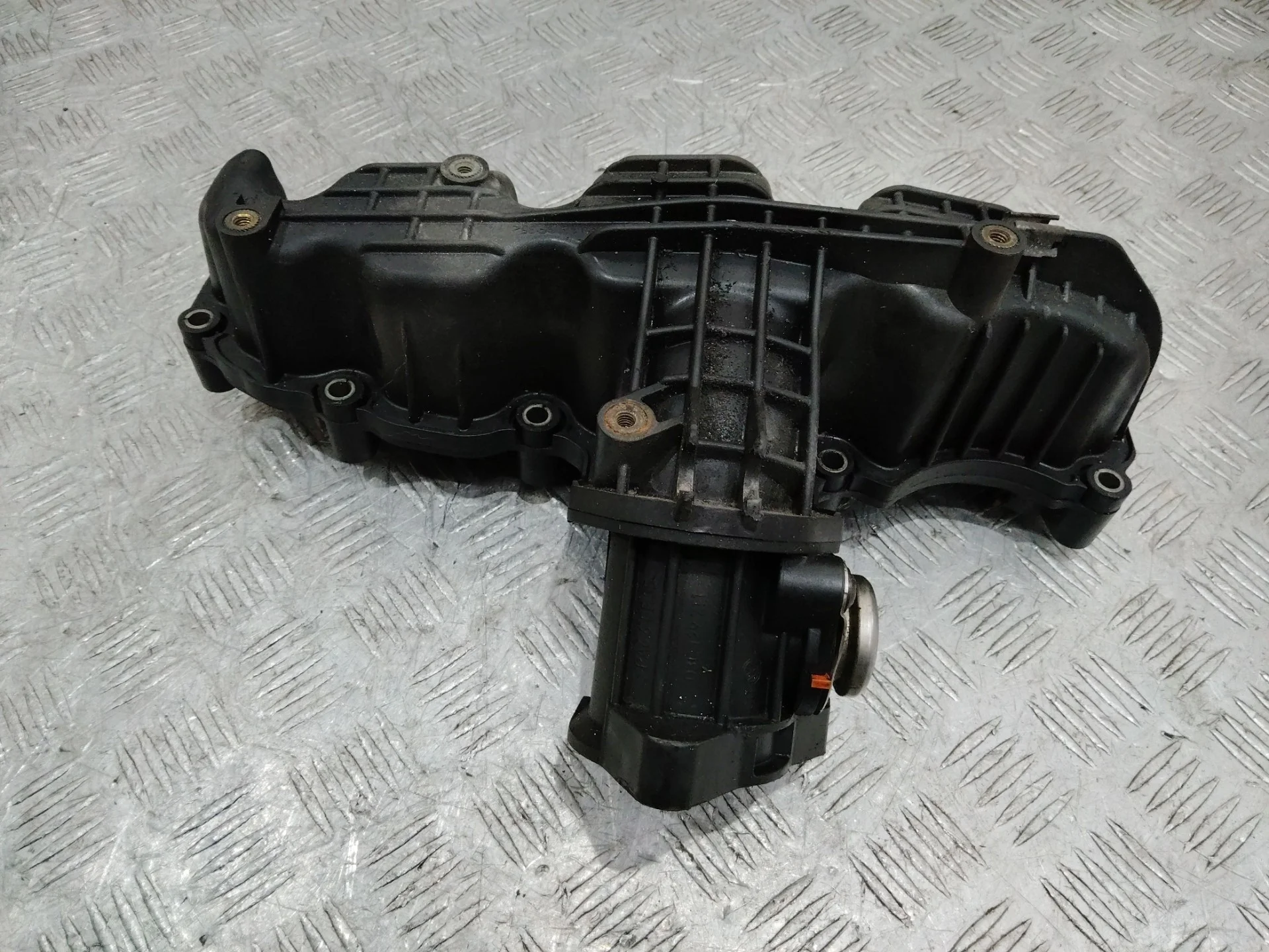 впускной коллектор Volkswagen Caddy  3 поколение [рестайлинг] 2011 03L129711