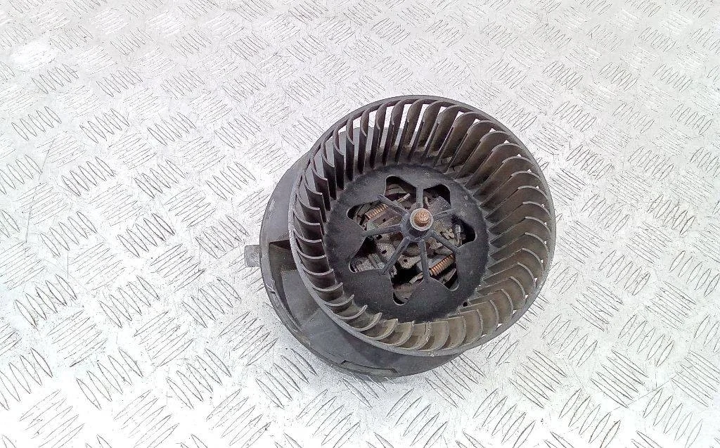 моторчик печки Volkswagen Jetta  5 поколение 2006 1K1819015
