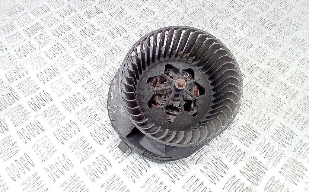 моторчик печки Volkswagen Golf  4 поколение 2004 1K1819015