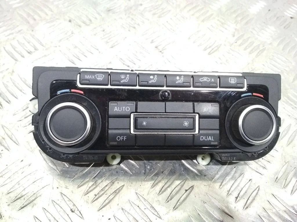 блок управления печки/климат-контроля Volkswagen Touran  1 поколение [2-й рестайлинг] 2011 5K0907044DT