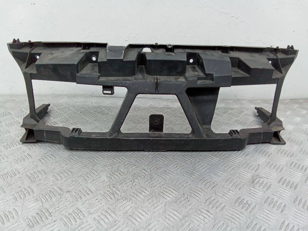 передняя панель (телевизор) Renault Scenic  2 поколение 2004 8200140174