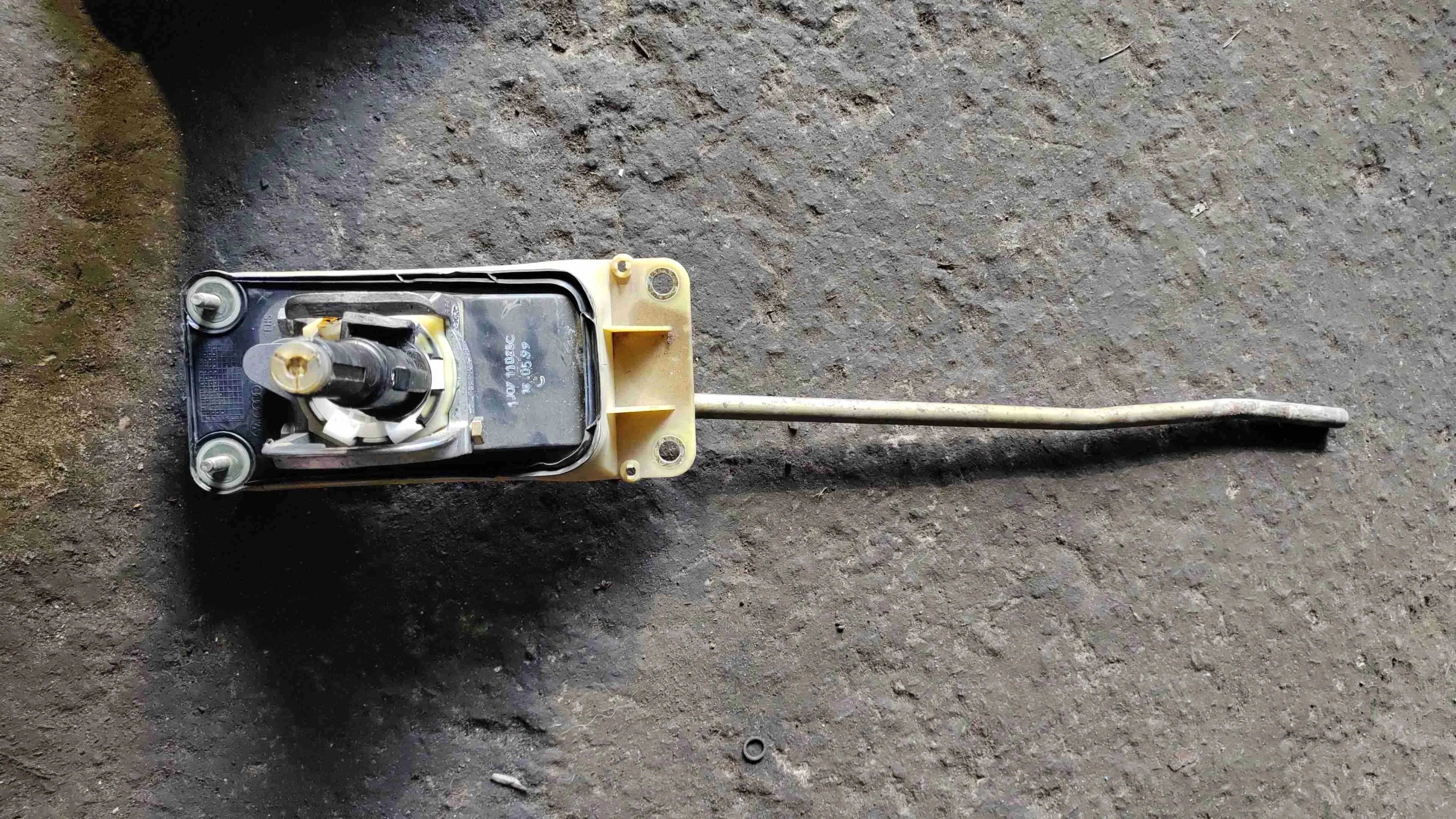 Кулиса Volkswagen Golf 4(1997-2004) 2000 1J0711061A