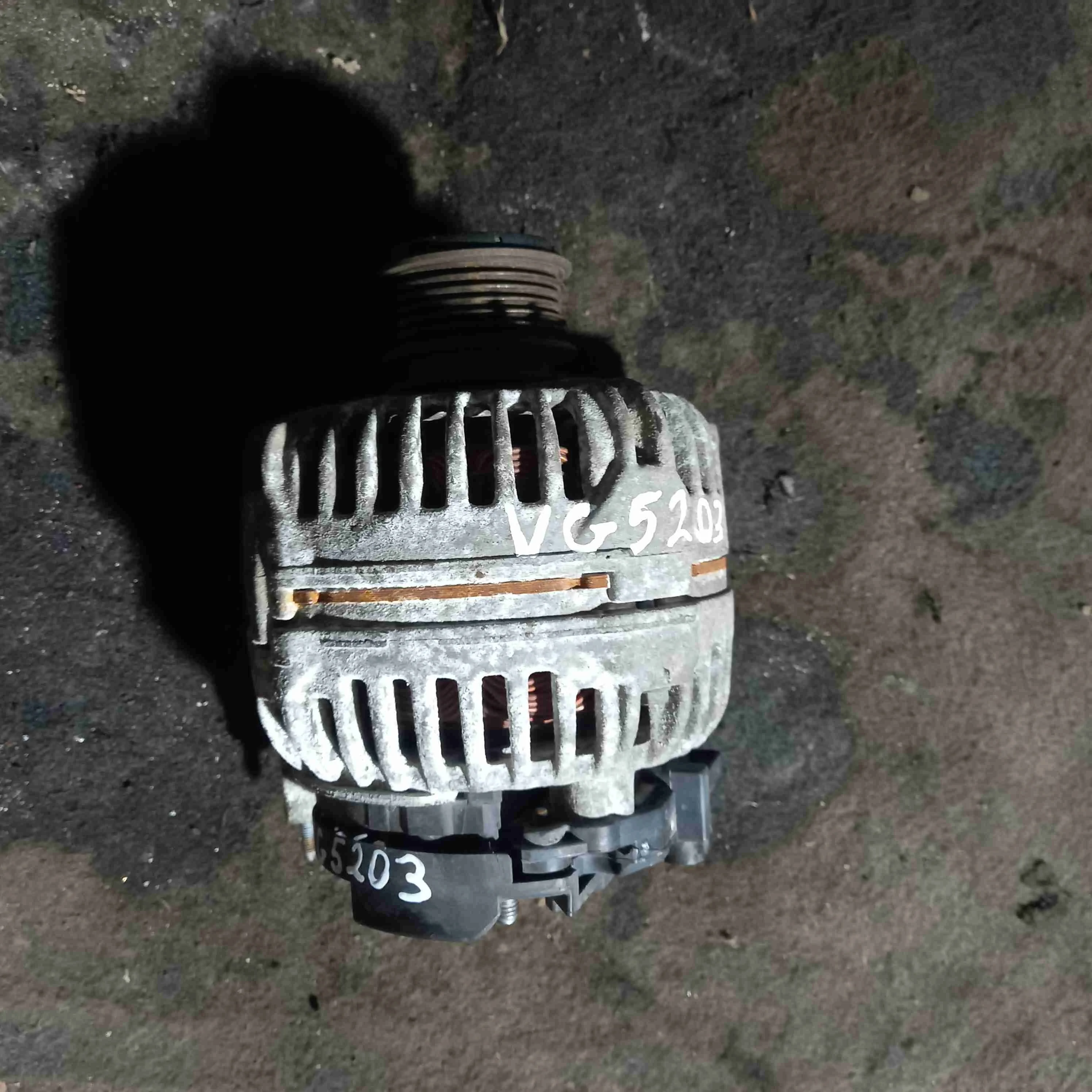 Генератор Volkswagen Golf 5(2004-2009) 2004 06f903023f