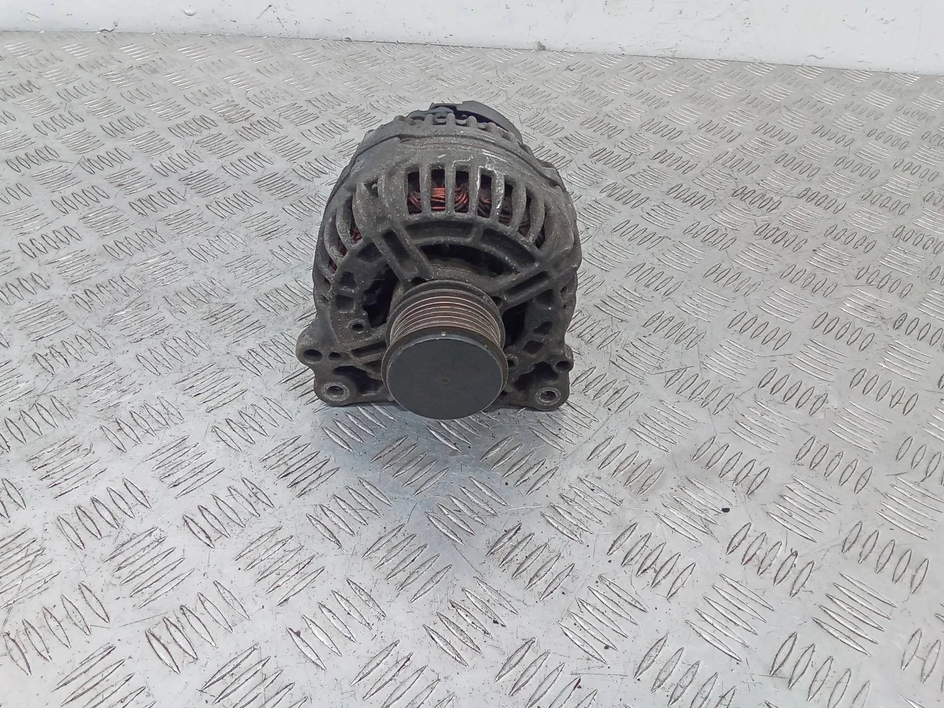 генератор Volkswagen Caddy  3 поколение [рестайлинг] 2011 03L903023