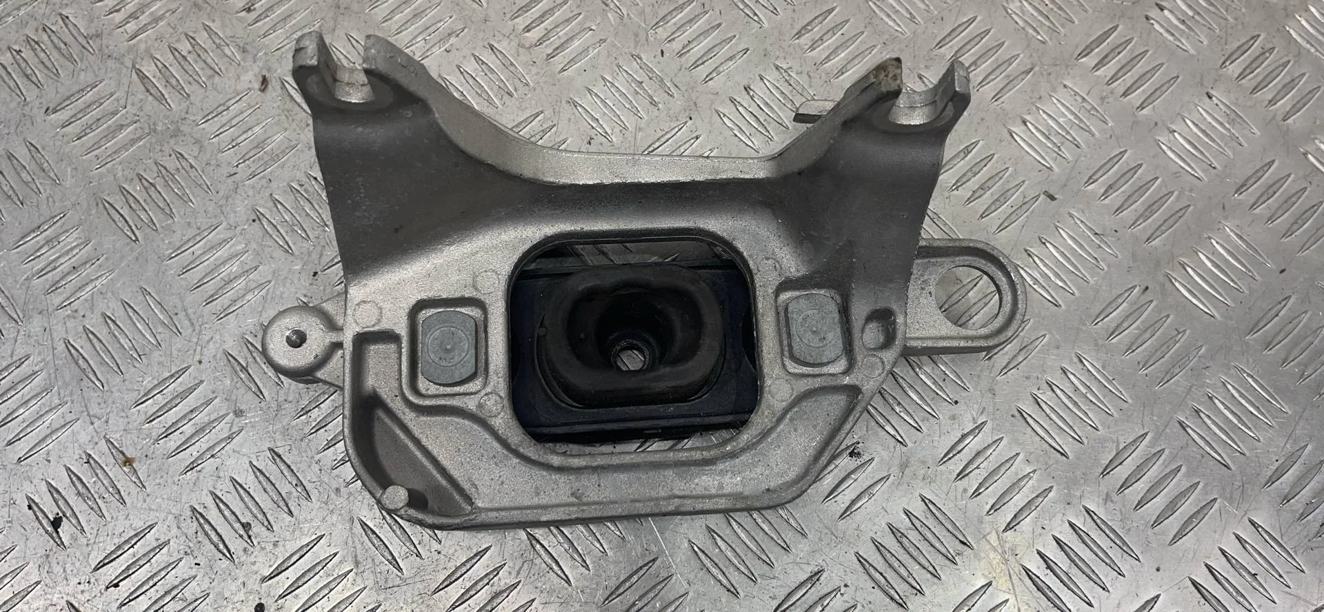 подушка крепления КПП Renault Megane  4 поколение  112221641R