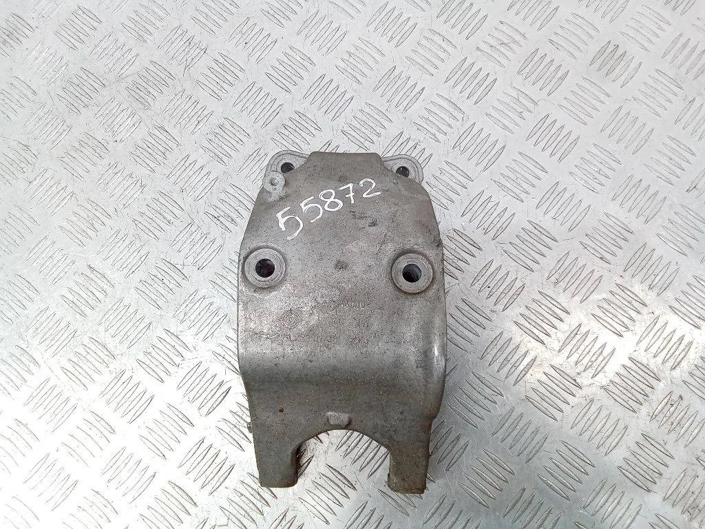 кронштейн двигателя Mercedes-Benz A  W176 2013 A2702230138