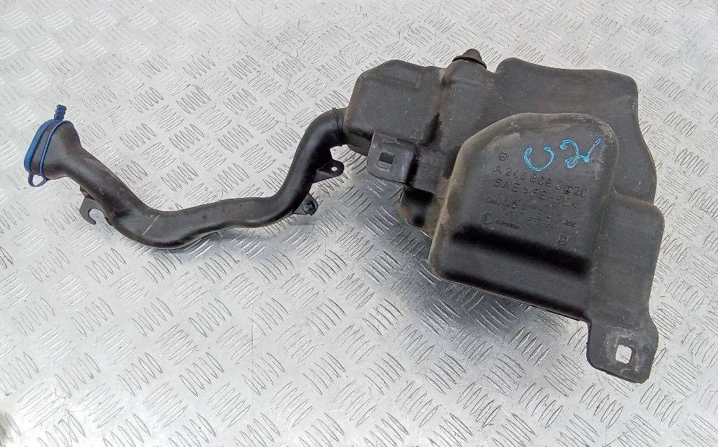 бачок омывателя Mercedes-Benz A  W176 [рестайлинг] 2016 A2468690220