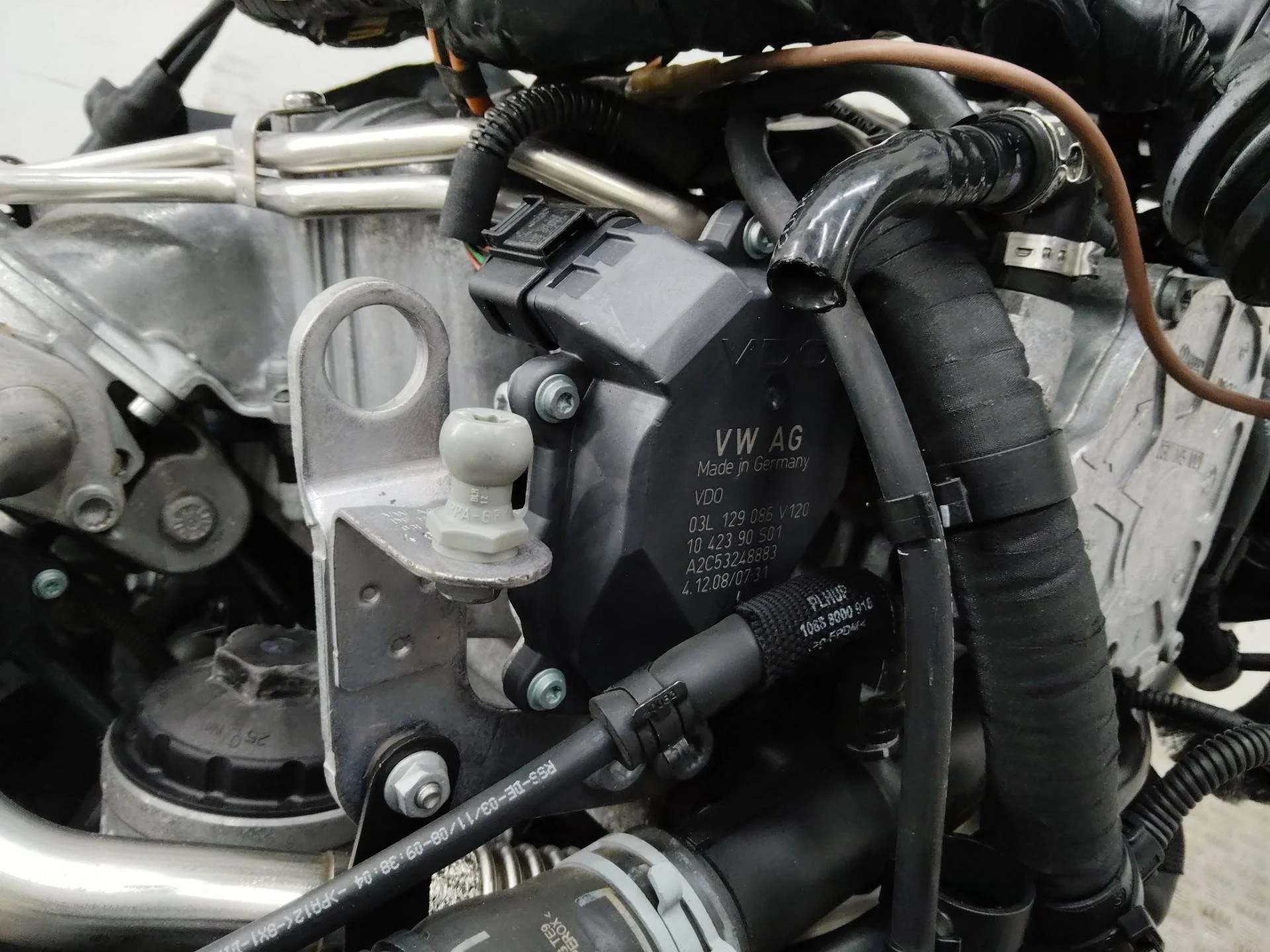 сервопривод заслонок впускного коллектора Audi A4  B8 2008 03L129086