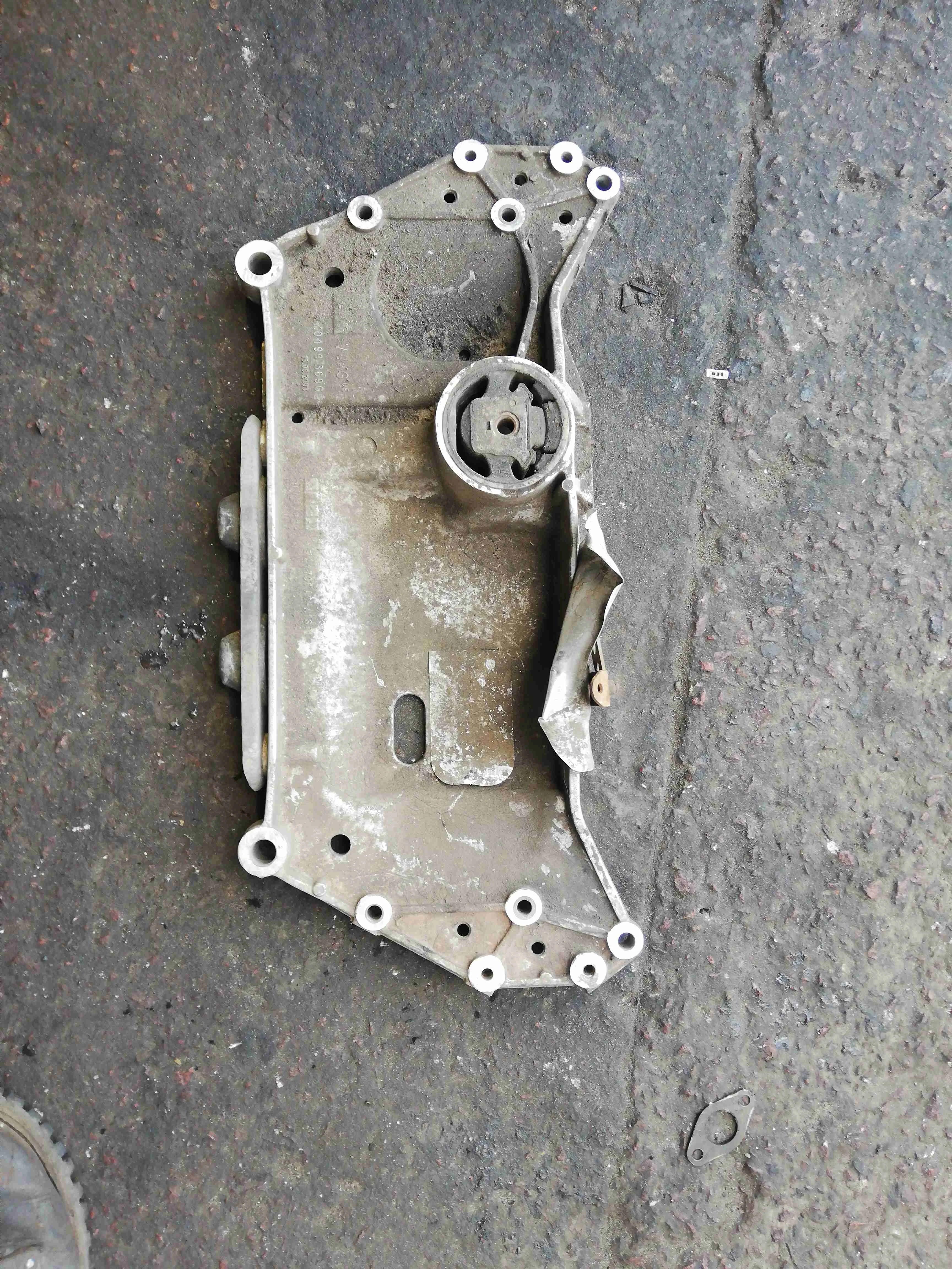 Балка подвески передняя (подрамник) Skoda Octavia A5 2004 1k0199369g