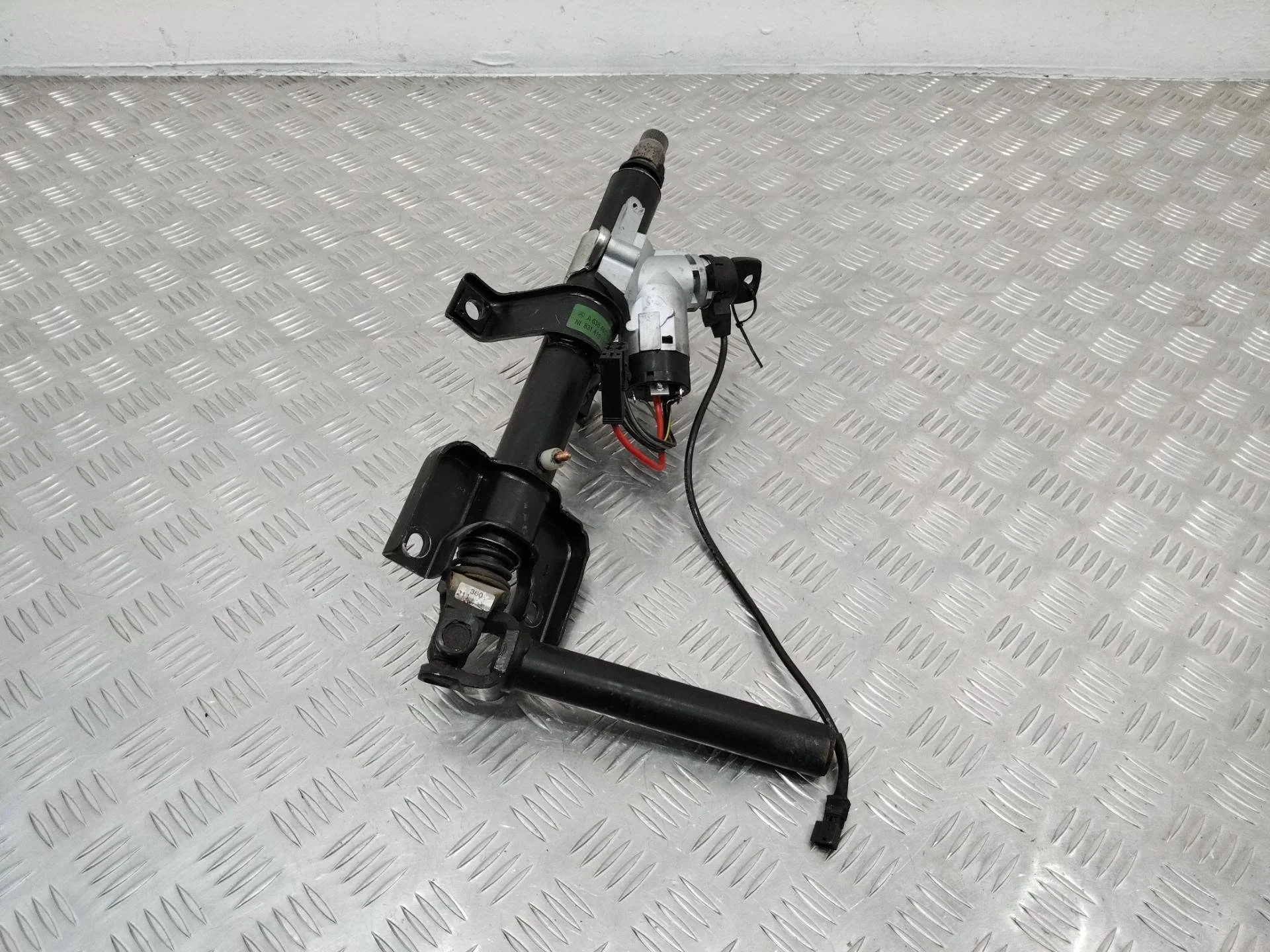 рулевая колонка Mercedes-Benz Vito  W638 2001 A6384604011