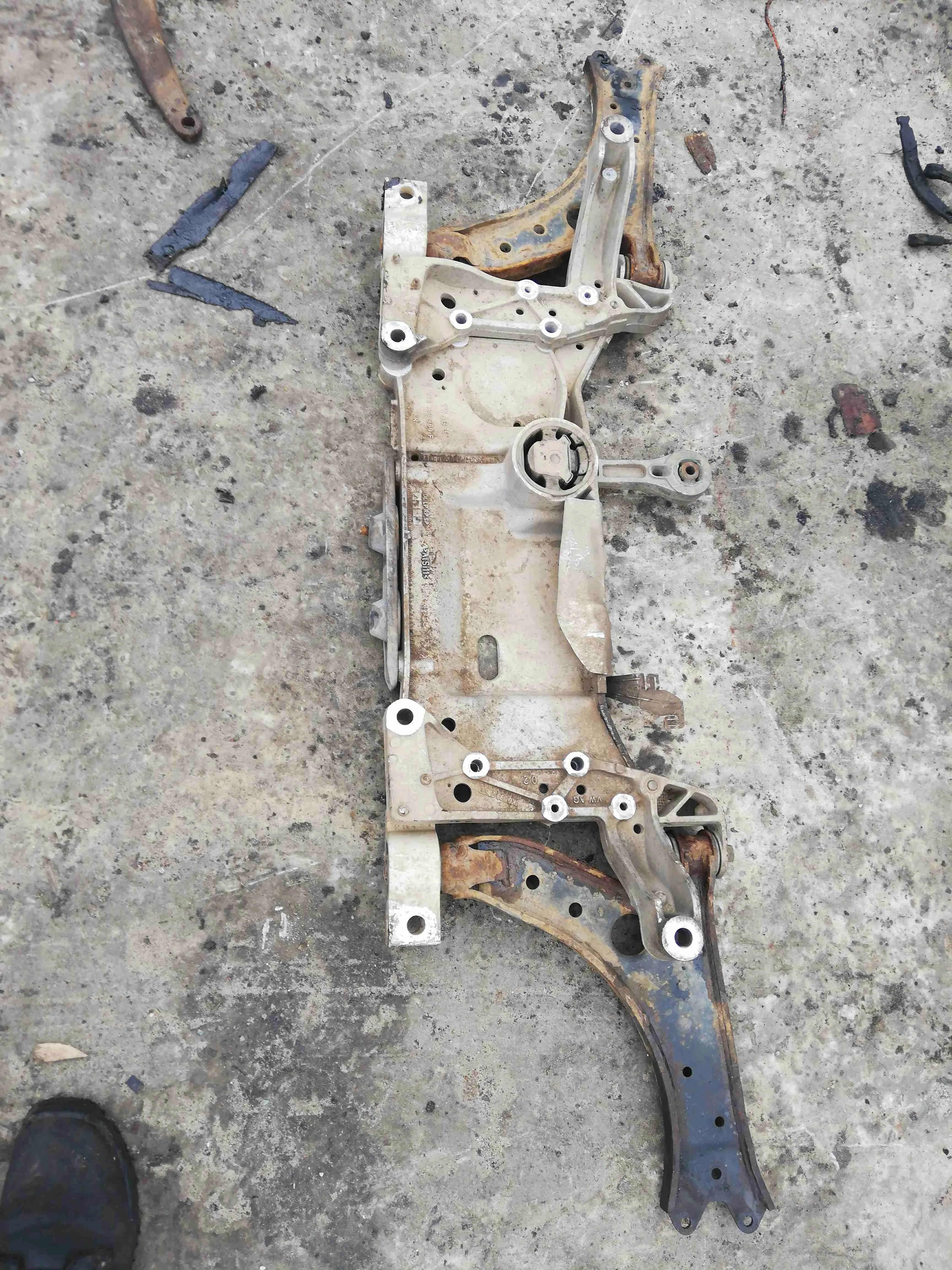 Балка подвески передняя (подрамник) Volkswagen Golf 5(2004-2009) 2005 1k0199369f