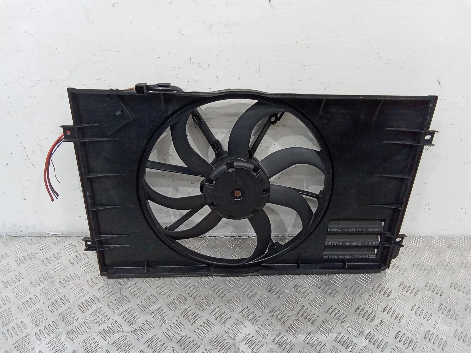 вентилятор охлаждения Volkswagen Golf  5 поколение 2007 1K0121207AS,1K0121205AA