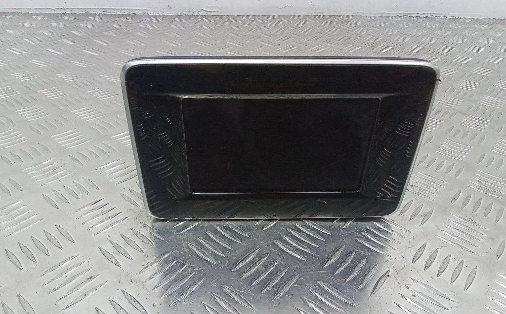 монитор мультимедиа Mercedes-Benz A  W176 2015 A2469001206