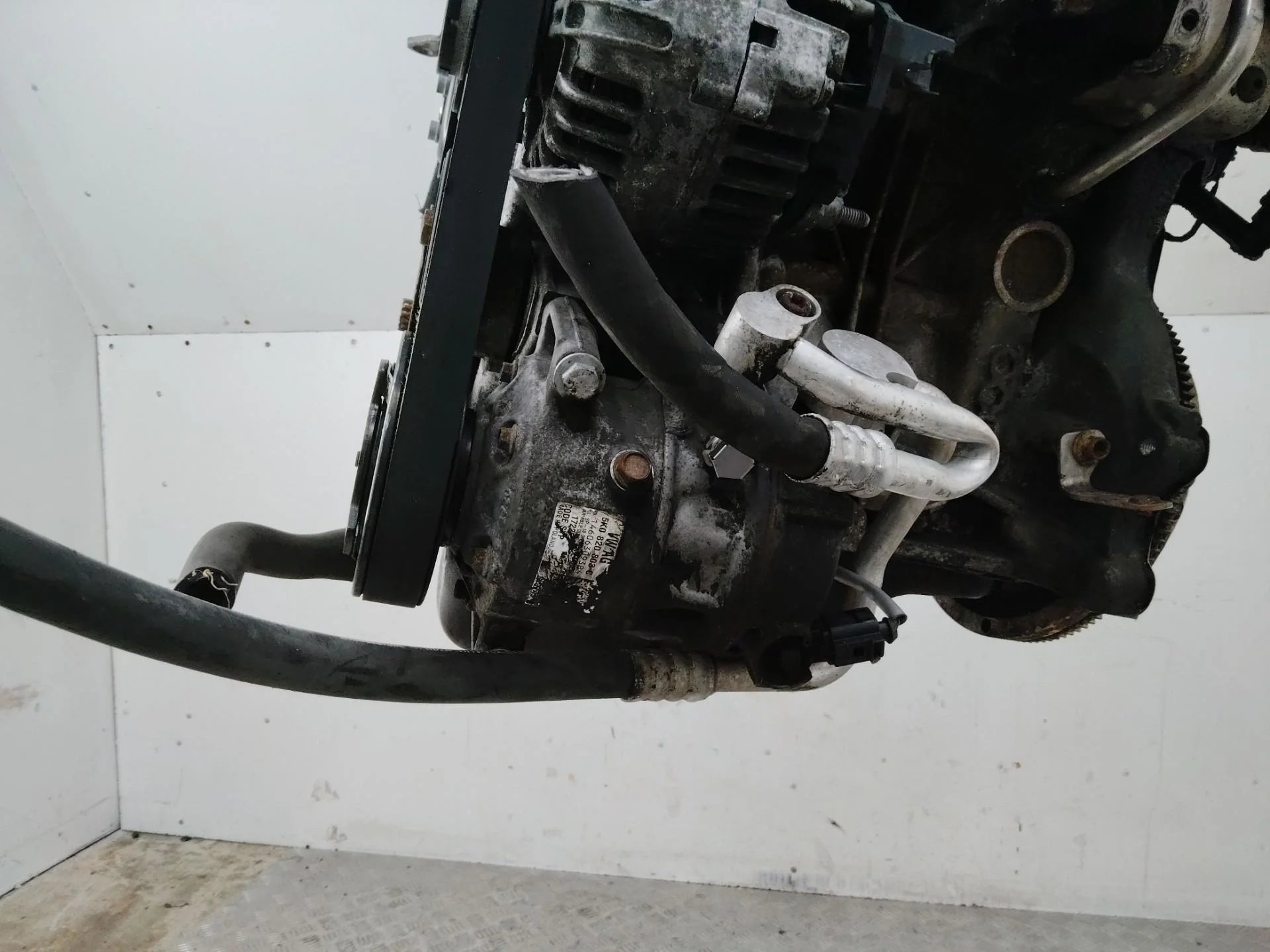 компрессор кондиционера Volkswagen Caddy  3 поколение [рестайлинг] 2013 5K0820803