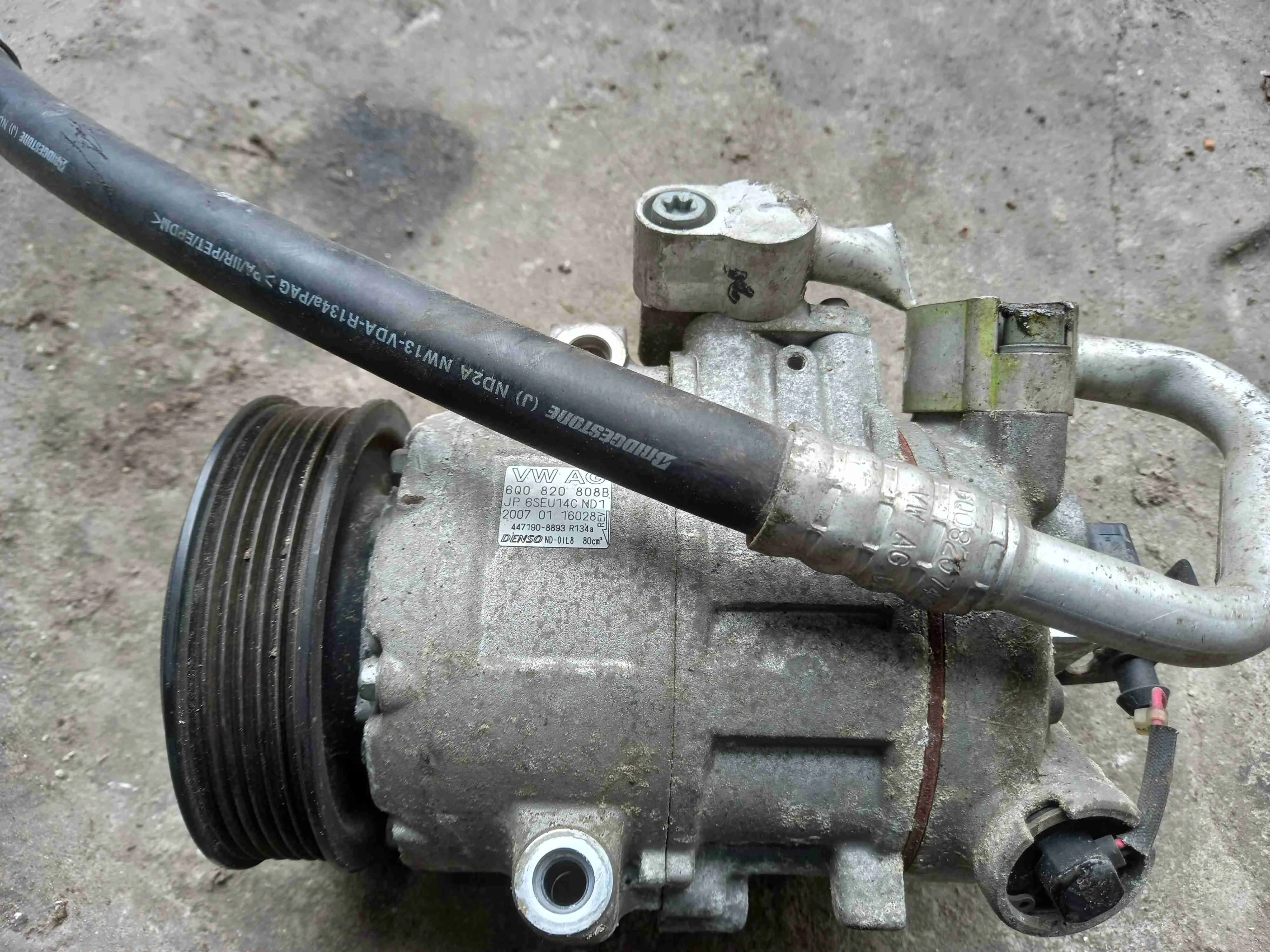 Компрессор кондиционера Volkswagen Golf 5(2004-2009) 2007 6Q0820808D