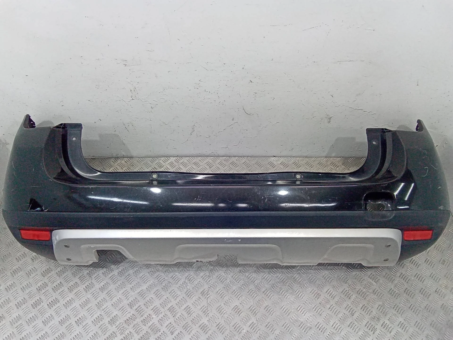 бампер задний Dacia Duster  1 поколение [рестайлинг] 2016 850220033R