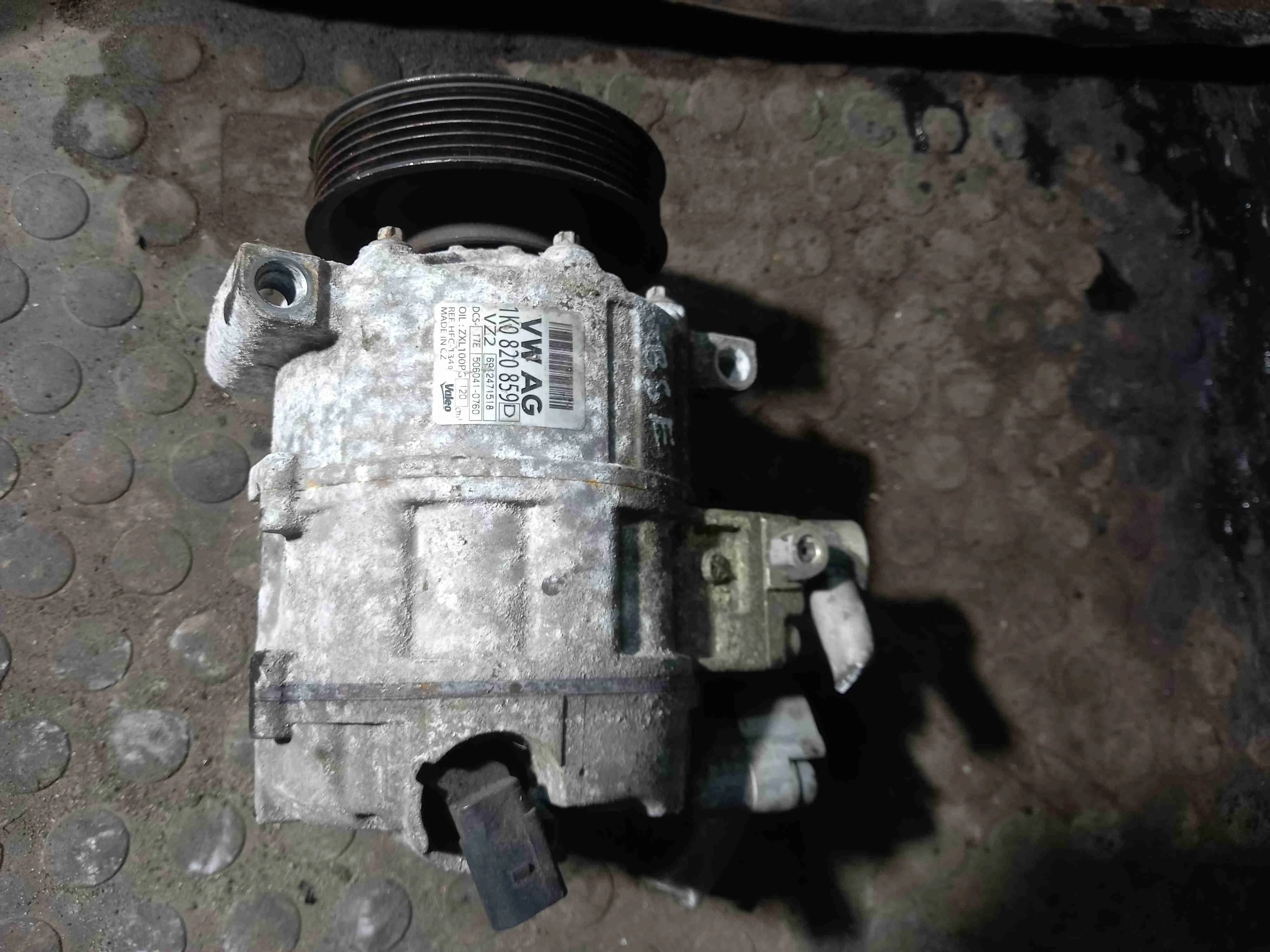 Компрессор кондиционера Volkswagen Golf 5(2004-2009) 2007 1K0820859