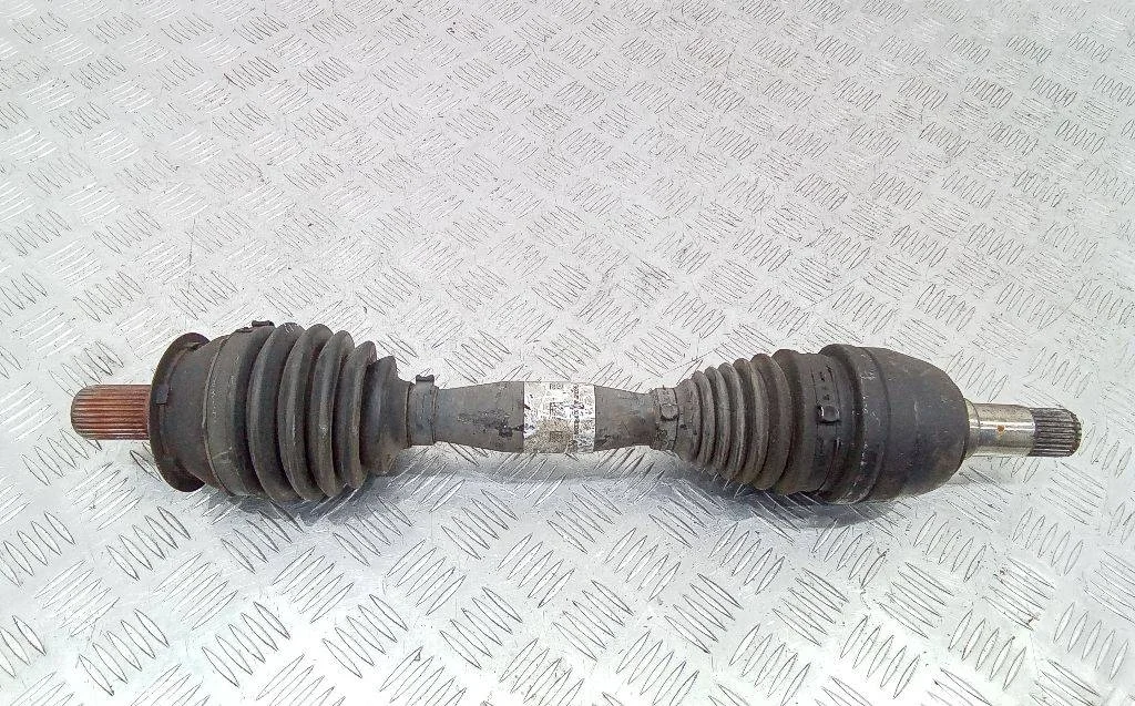 полуось передняя левая Mercedes-Benz A  W176 [рестайлинг] 2016 2463308800