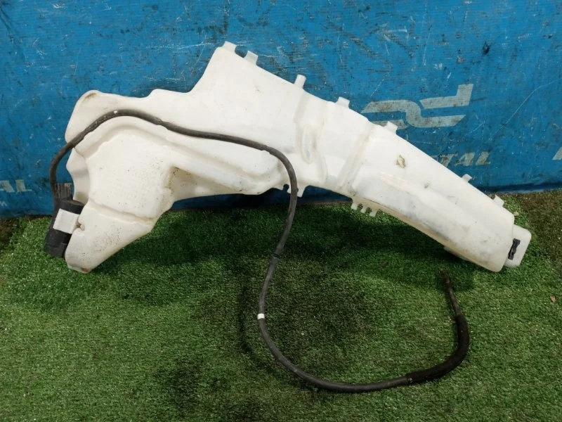 Бачок омывателя лобового стекла Ford Focus 2 QQDB