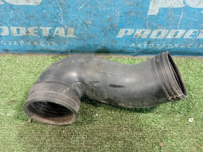 Патрубок воздушного фильтра Kia Sportage 2004-2010