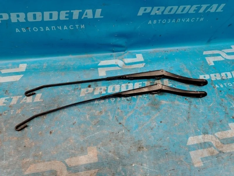 Поводок стеклоочистителя левый Renault Duster