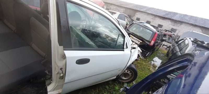 Дверь передняя правая Chevrolet Aveo T250