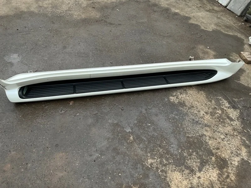 Подножка Toyota Land Cruiser 2015 5177360161A0 URJ200 1VD-FTV 4.5, правая