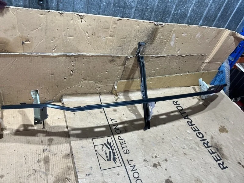 Усилитель бампера Toyota Land Cruiser 2015 5252160130 URJ200 1VD-FTV 4.5, передний