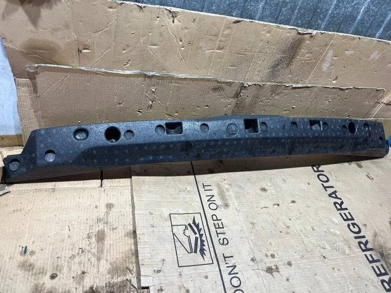 Наполнитель переднего бампера Toyota Land Cruiser 2015 5261160090 URJ200 1VD-FTV 4.5