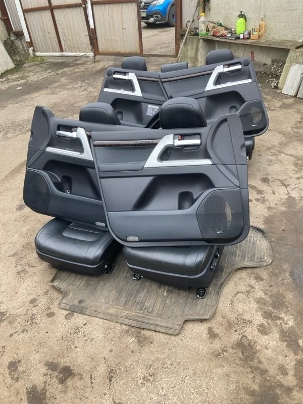 Комплект сидений Toyota Land Cruiser 2015 7107460E00C1 URJ200 1VD-FTV 4.5