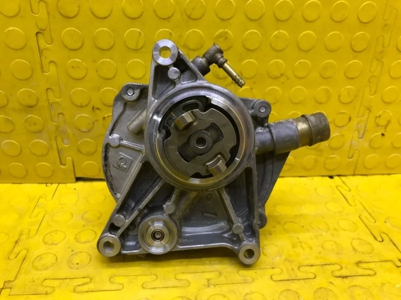 Вакуумный насос Porsche Panamera 2014 94811005006 970 CWAA