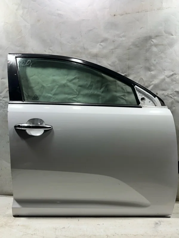 Дверь передняя правая KIA Sportage 3 2010-2013