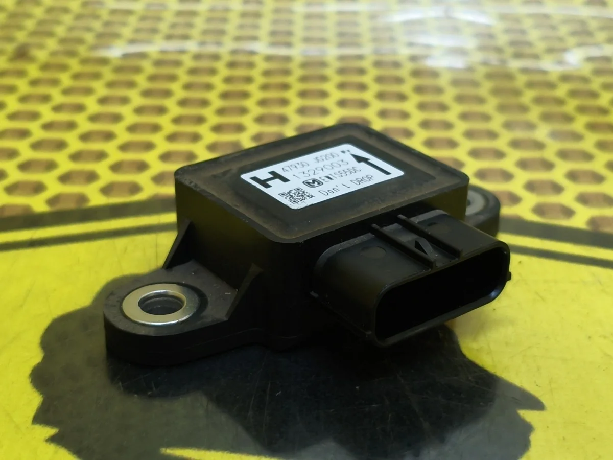 Датчик ускорения Nissan Juke 2011 47930JG200 F15 HR16DE