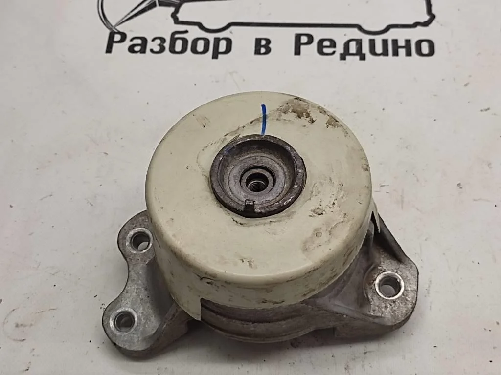 Опора двигателя Mercedes-Benz