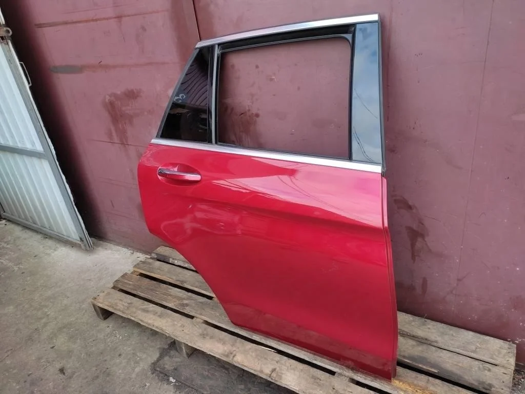 Дверь задняя правая Mercedes-Benz