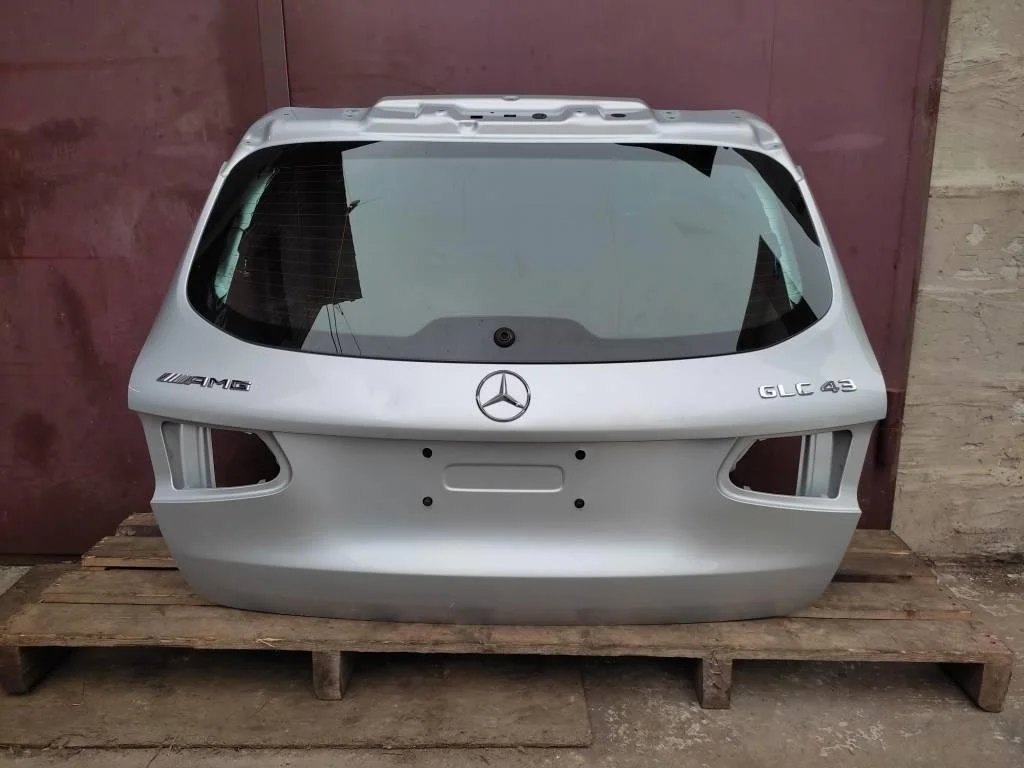Крышка багажника Mercedes-Benz